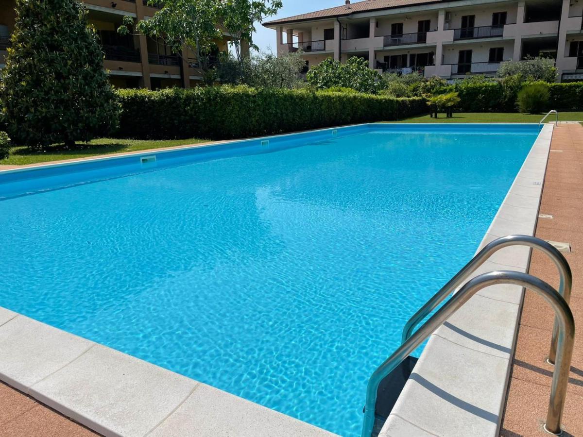 Gardappartamenti Tito Speri Pool And Garden シルミオーネ エクステリア 写真